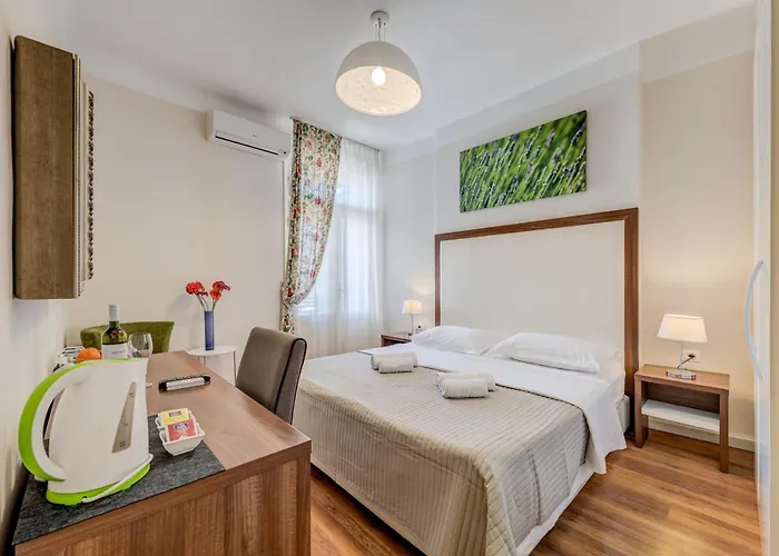 Bastion Luxury سبليت