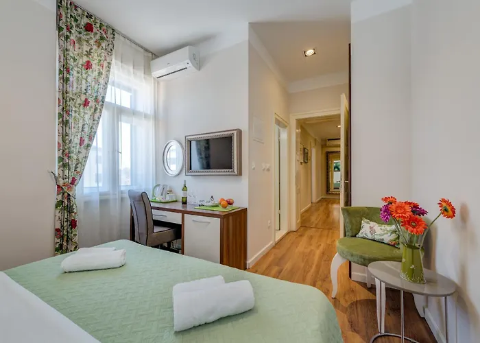 Bastion Luxury سبليت